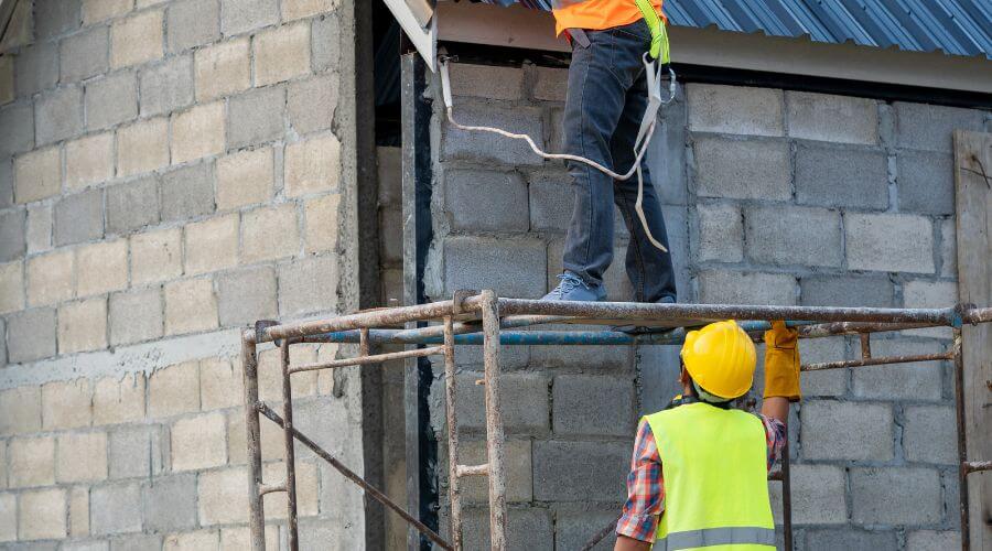Professional gutter cleaning in White Salmon, WA